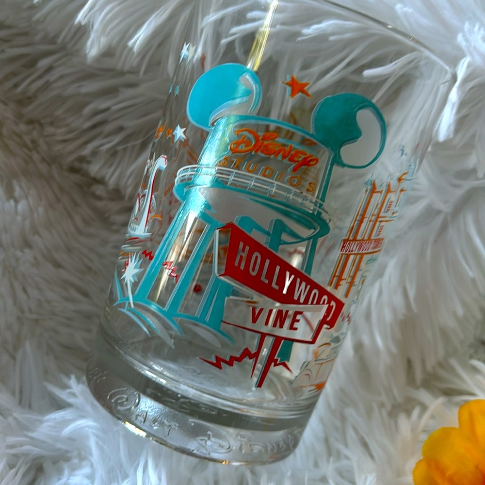 McDonald’s 25th Anniversary Disney Glass - Picture 2 of 6